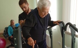 Грижа за 25 човека с деменция
