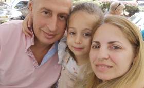 Ники ни напусна