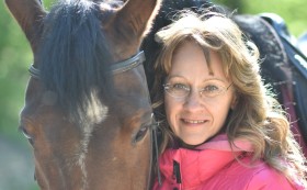 Как конната езда помага на деца със специфични потребности