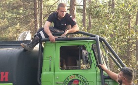 Спасители-доброволци гасят нашите пожари. Да им помогнем!