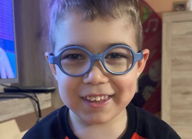 Да помогнем на Тео смело да проходи!