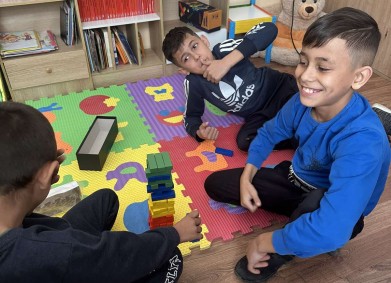 Възможно ли е да има къща пълна с деца, в която да няма стая за игри?