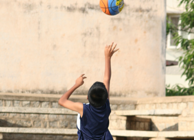 Шампионите на Горна баня играят заедно!